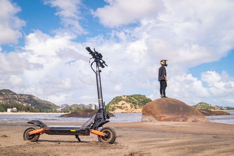 Trotineta electrica pliabila KUKIRIN G2 Max, autonomie max 80km, motor 1000W, acumulator 48V 20Ah